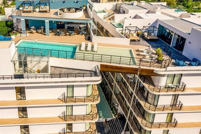 The Boat Condo by Andiani Travel