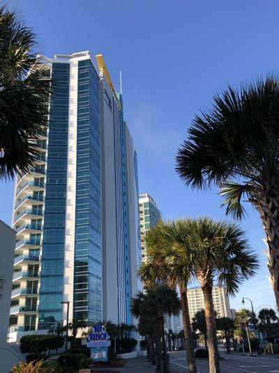 Luxury 2 bedroom 2 bathroom Ocean Front Condo on the 12th floor for 8