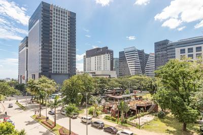 7th floor Cebu IT Park studio walking distance to everything