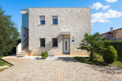 MIRJANA house with apartments