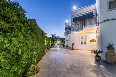 Marricriu BeB Rooms and Pool Avola