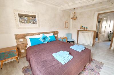 La Boheme suite with AC and wifi