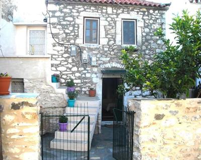 MARIA'S Rustic stonehouse in traditional village
