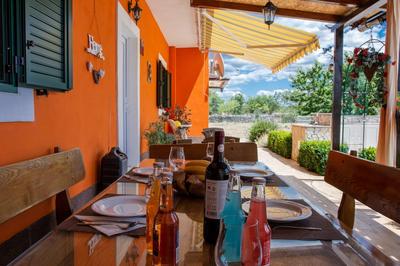 House vacation with pool,three rooms,near Šibenik