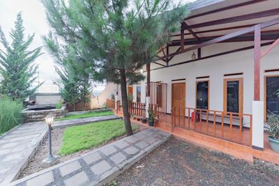 RedDoorz near Cikole Lembang