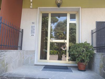 RAPALLO Close to Golf Executive with Balcony