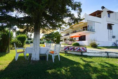 Solon and Teo Summer House in Avdira beach