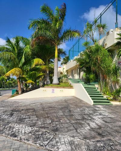 Private Room. Brisas. Zona Hotelera. Cancún