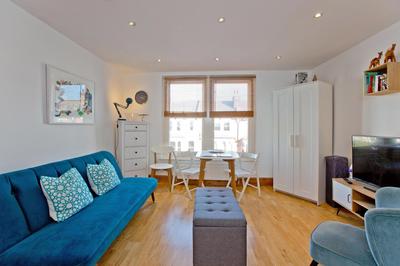 Convenient 1 bedroom apartment with parking