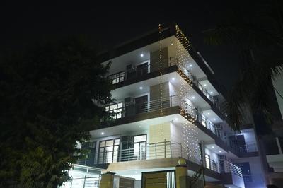 Hotel Quadis - Noida sec 51