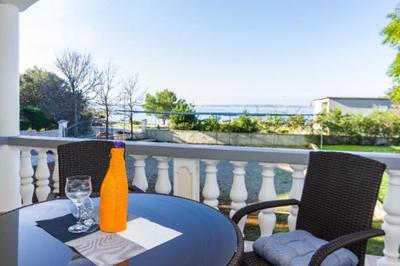 Apartments Elvir Vrsi