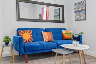cozy and modern 1BR apartment (15 steps)