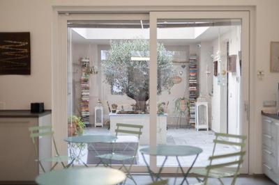 Little Square Arona