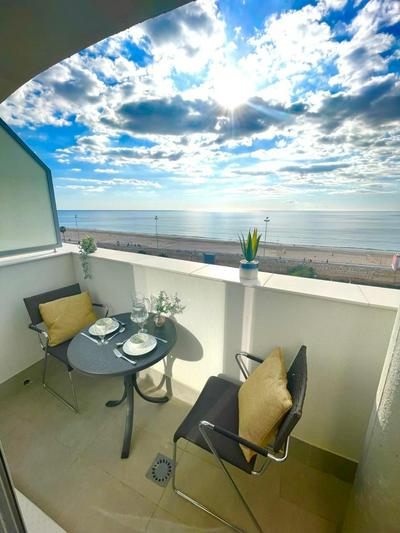 GATU Villa Camarote con vistas al mar , Preferente mayores de 21 años y familias