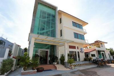 Deluxx Boutique Hotel