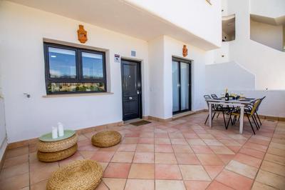 Beautiful apartment with seaview, garden and pool