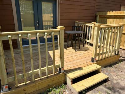 Cheerful 2 bedroom home 20 minutes from downtown
