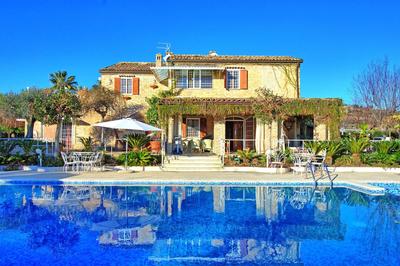 Villa Vittoria by PosarelliVillas