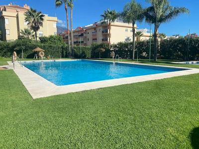 Balcones - Central Estepona 3 bed apt with pool and parking