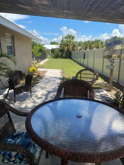Salt water pool house near beach for monthly rental