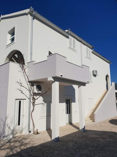 Apartments Pralija