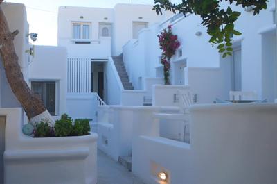 Flaskos Luxury Suites