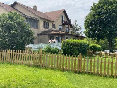 Chateau Country Inn and Captain's Cottage