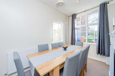 Central Townhouse Wolverhampton - Sleeps 8 - Ideal for Contractors & Families