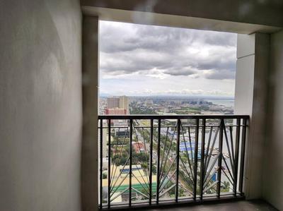 1BR w/balcony GORGEOUS Manila Bay Sunset and Yacht Club View
