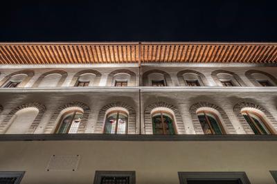 Luxury Apartments by Palazzo Portinari Salviati