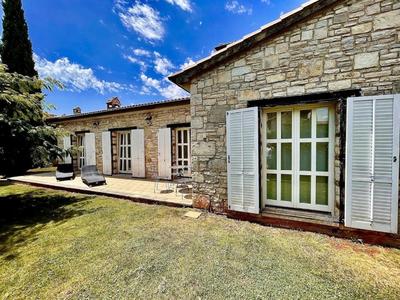 Villa Melissa - Istrisches Steinhaus mit Pool in guter Lage Nähe Poreč