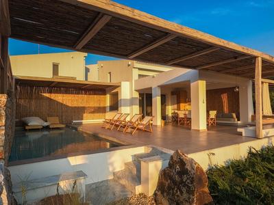 Aristotelia Gi - Premium Luxury Villas with Private Pools