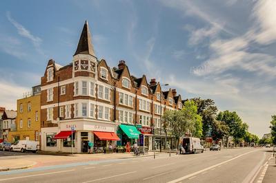 Balham near Tube Victorian House 4 Bedrooms 9 beds