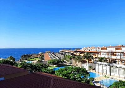 Roomy and light rental with fantastic ocean view
