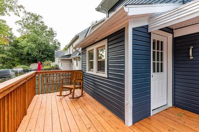 The Akron Retreat: Modern 3-Bedroom Oasis