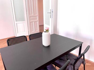 Brand New Spacious & Stylish Aptmt in City-Centre