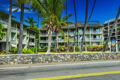Kona Islander Inn - Prime Downtown Location with Hot Tub, Pool & Beach, a hotel in Kailua-Kona, Hawaii