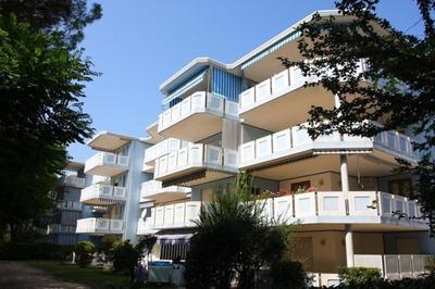 Apartment House with balcony and swimming pool