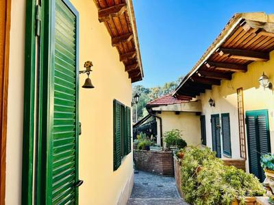 Romantic Borgo with Garden in Rome Center !