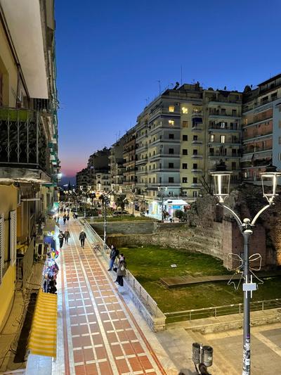 “The Elysian” city center apartment