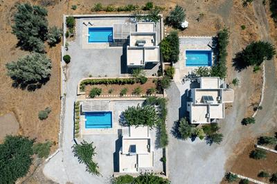 Evgoro Luxury Suites
