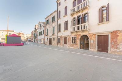 Grifalcon D'Oro - Venice City Center