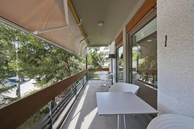 Sea Breeze Spacious Apt near Vouliagmeni Beach