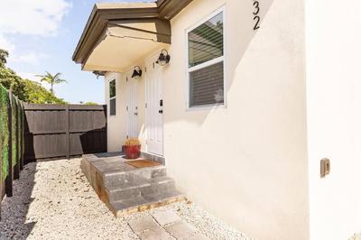 The “GQ”- Golf/hot tub/arcade/near downtown!