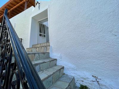 Nionas Cheerful House