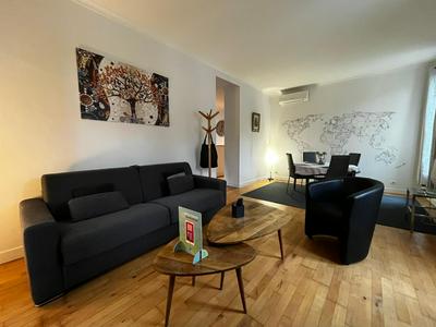 Nice Grand appartement face jardin