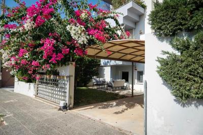 Pame Rentals - Cozy Glyfada Stay with Free Parking