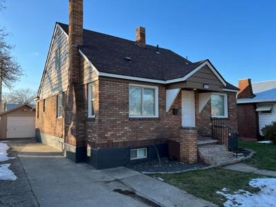 Charming Brick Home with bonus space & foosball