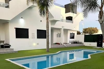 Modern Apartment with pool area