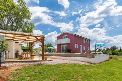 House May for max 9 persons with pool and garden